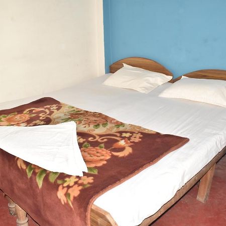 Om Rest House Hotel Varanasi Exterior photo